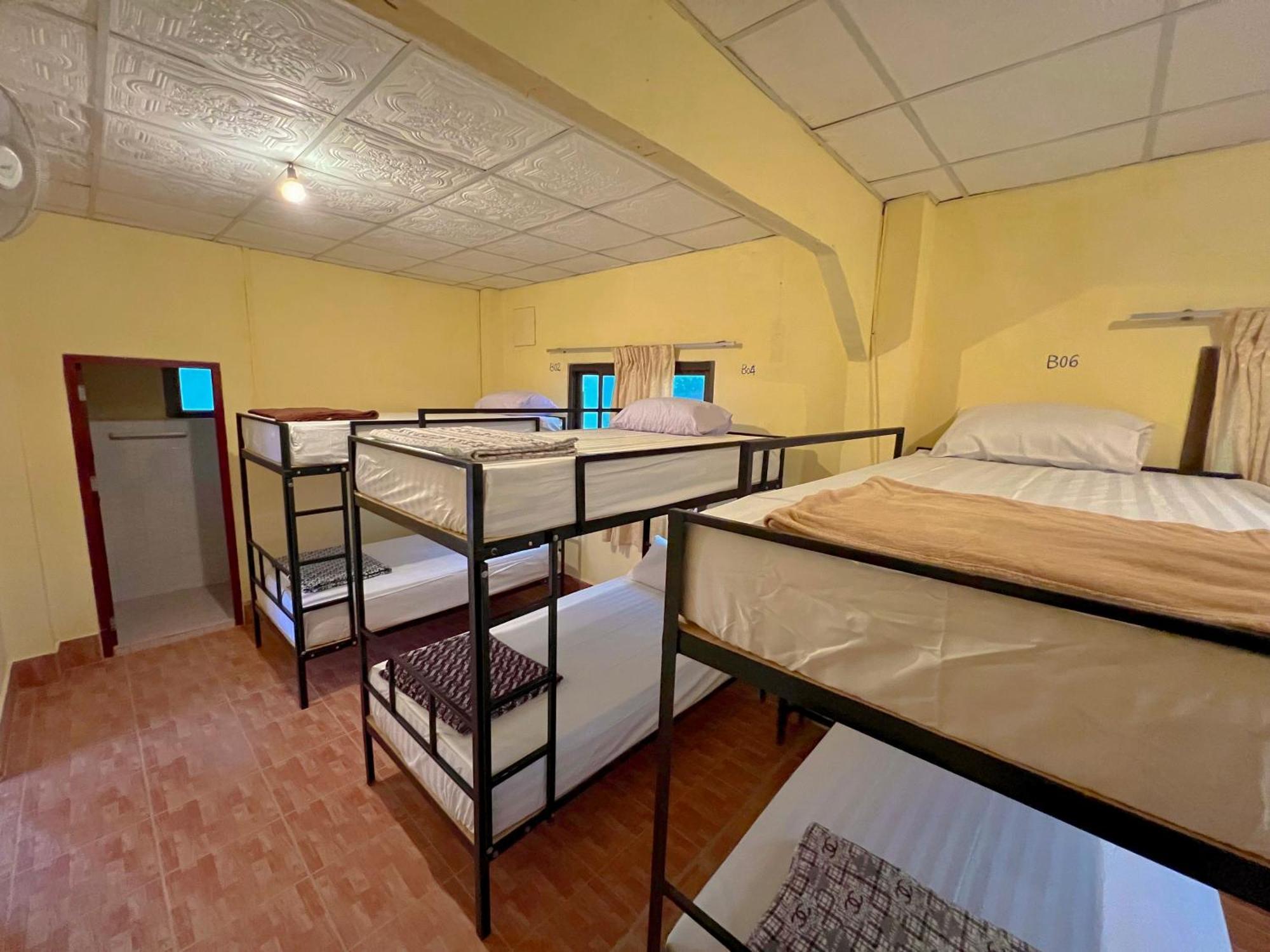 Easy Go Backpacker Hostel Ванг Виенг Екстериор снимка